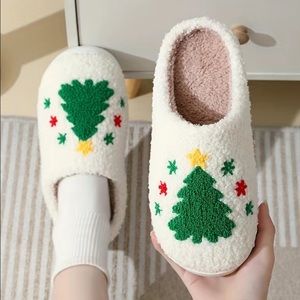 Slippers sz 9 Christmas Tree women’s